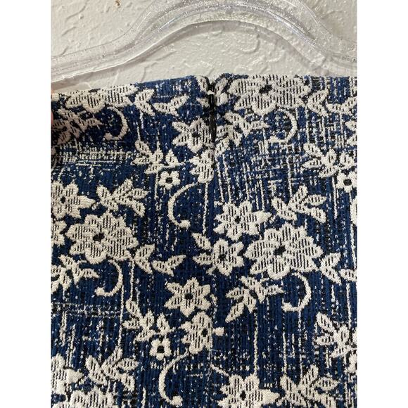 Land's End Textured Floral Knit Sheath Dress Size 6P - Picture 6 of 10